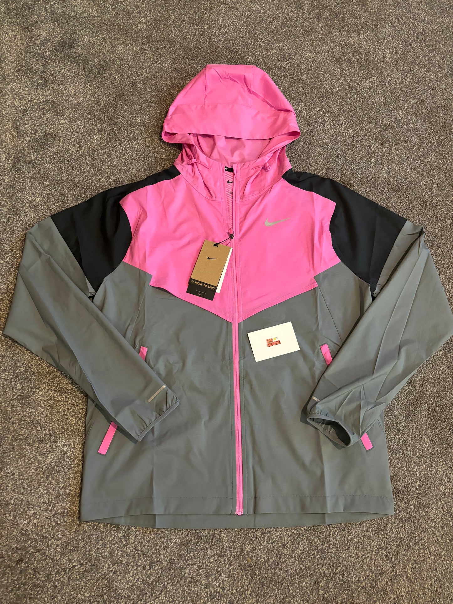 Nike miler Windrunner jacket - pink/grey