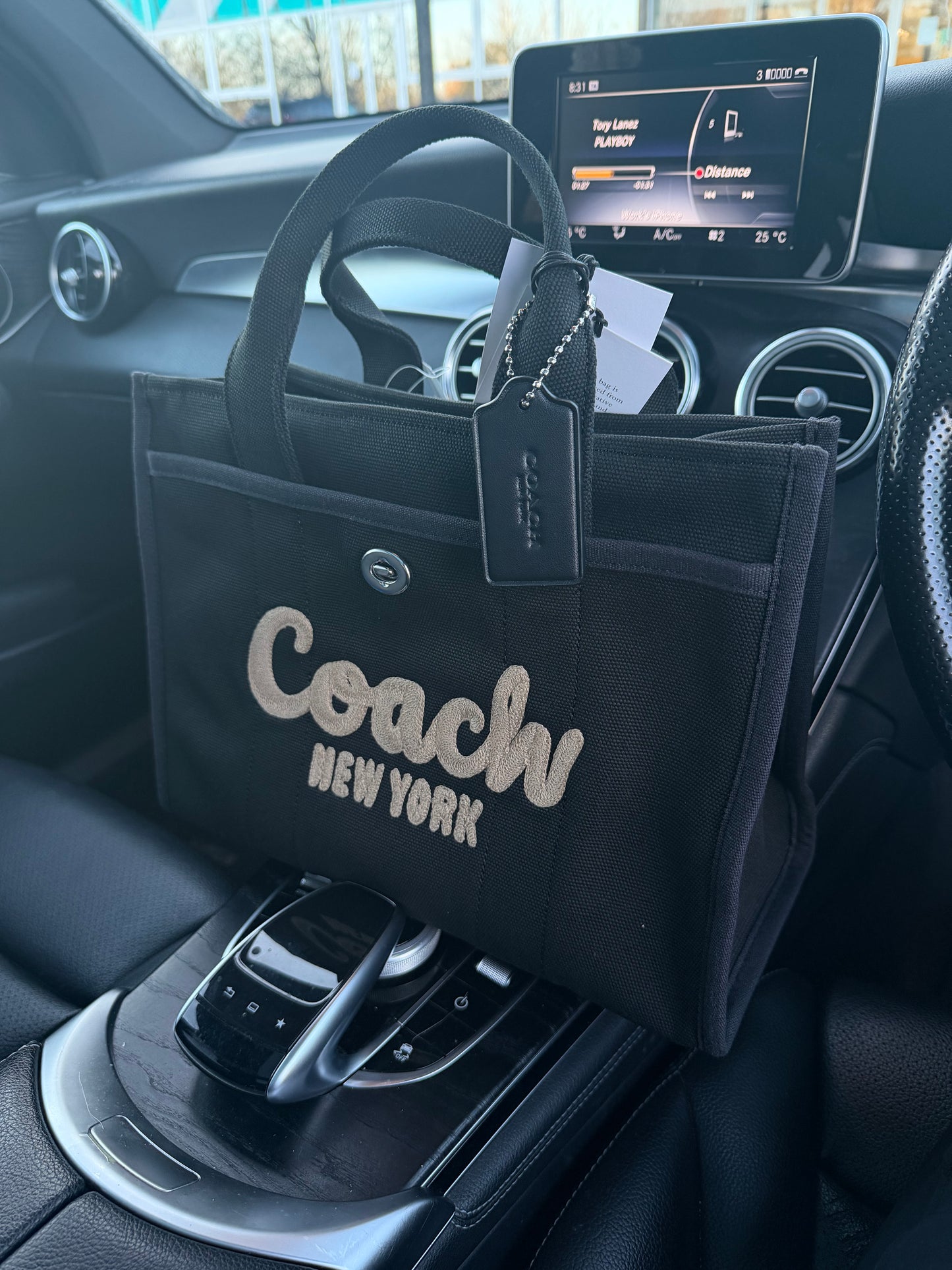 Cargo Tote 26 Bag (Black)