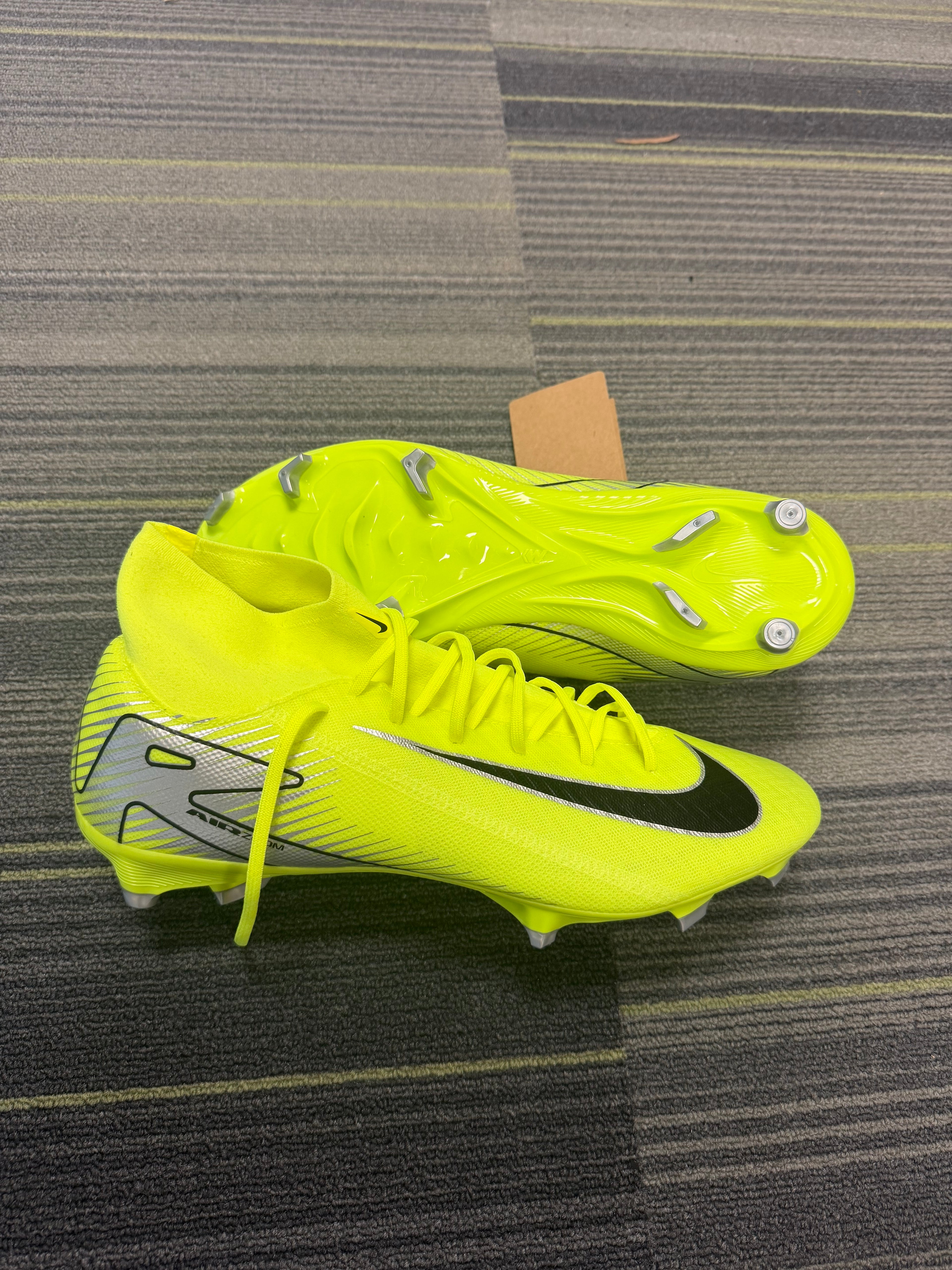 Mercurial Superfly 10 Volt