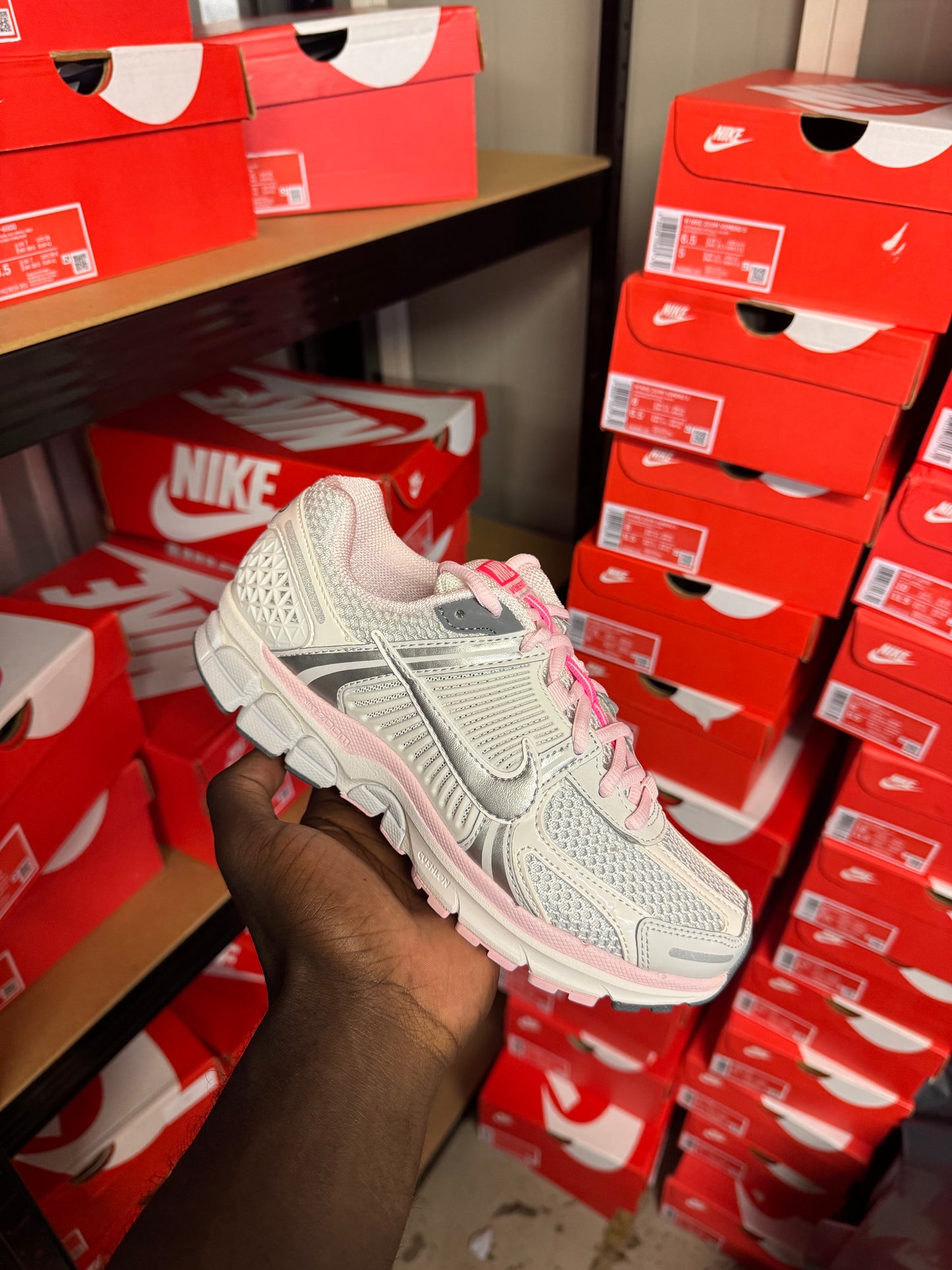 Vomero 5 white/pink