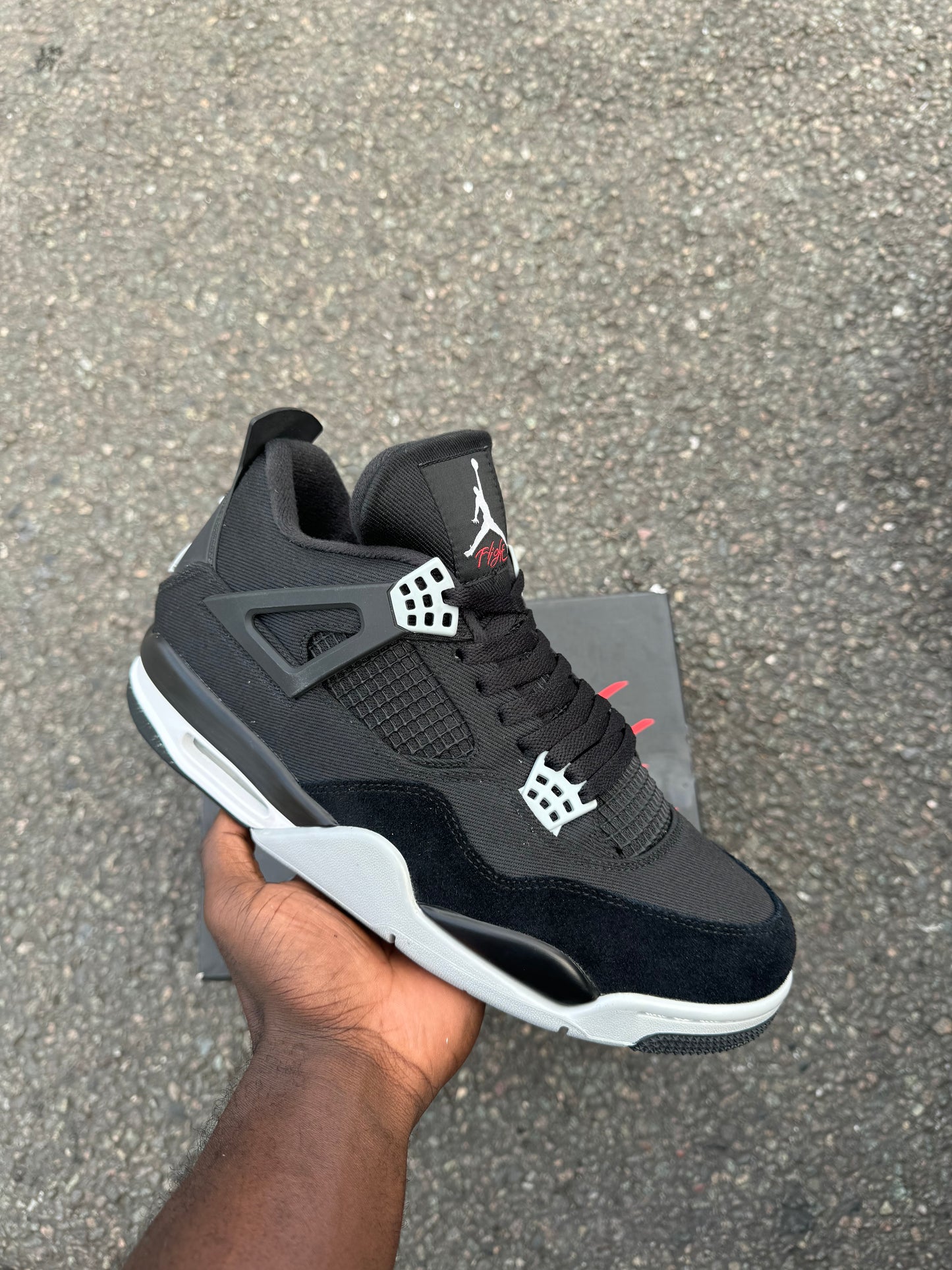 J4 ‘black canvas