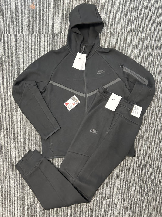 Tech fleece ‘black’ new season