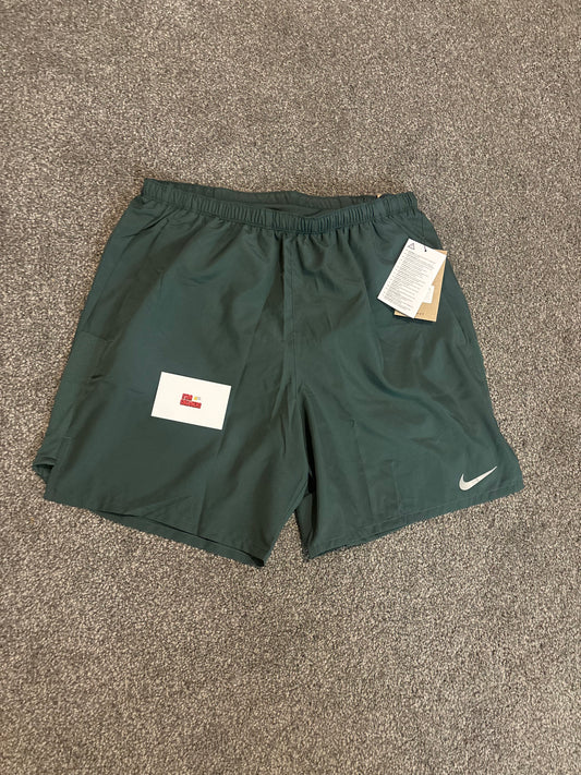 Nike miler shorts - bicoastal green